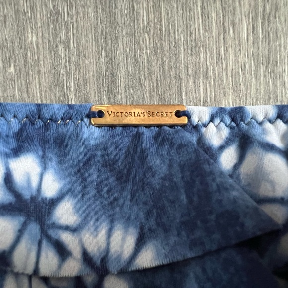 Victoria’s Secret tie dye ruffle bikini set - Picture 8 of 9